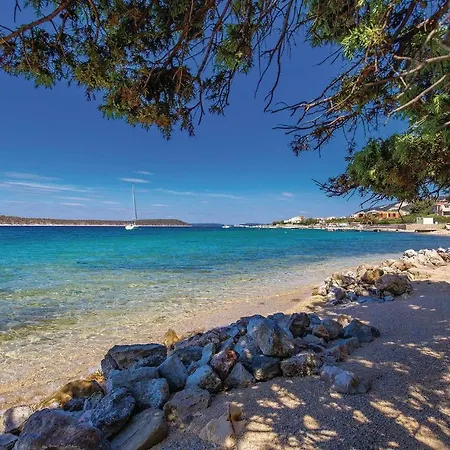 Gorgeous In Barbat With House Sea View Barbat na Rabu