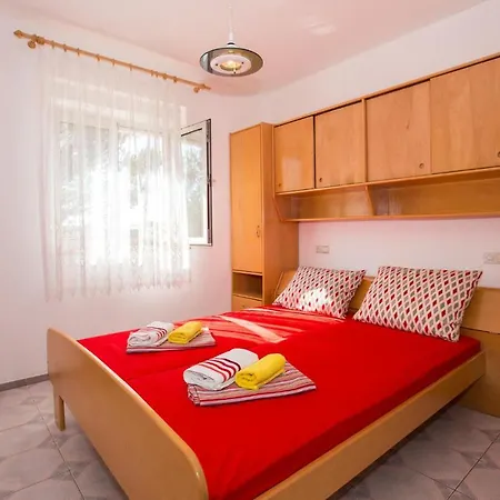 Apartment Gorgeous In Barbat With House Sea View
