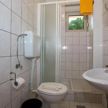 Apartment Gorgeous In Barbat With House Sea View Barbat na Rabu