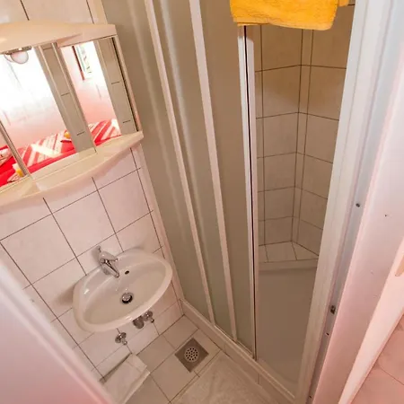 Apartment Gorgeous In Barbat With House Sea View Barbat na Rabu
